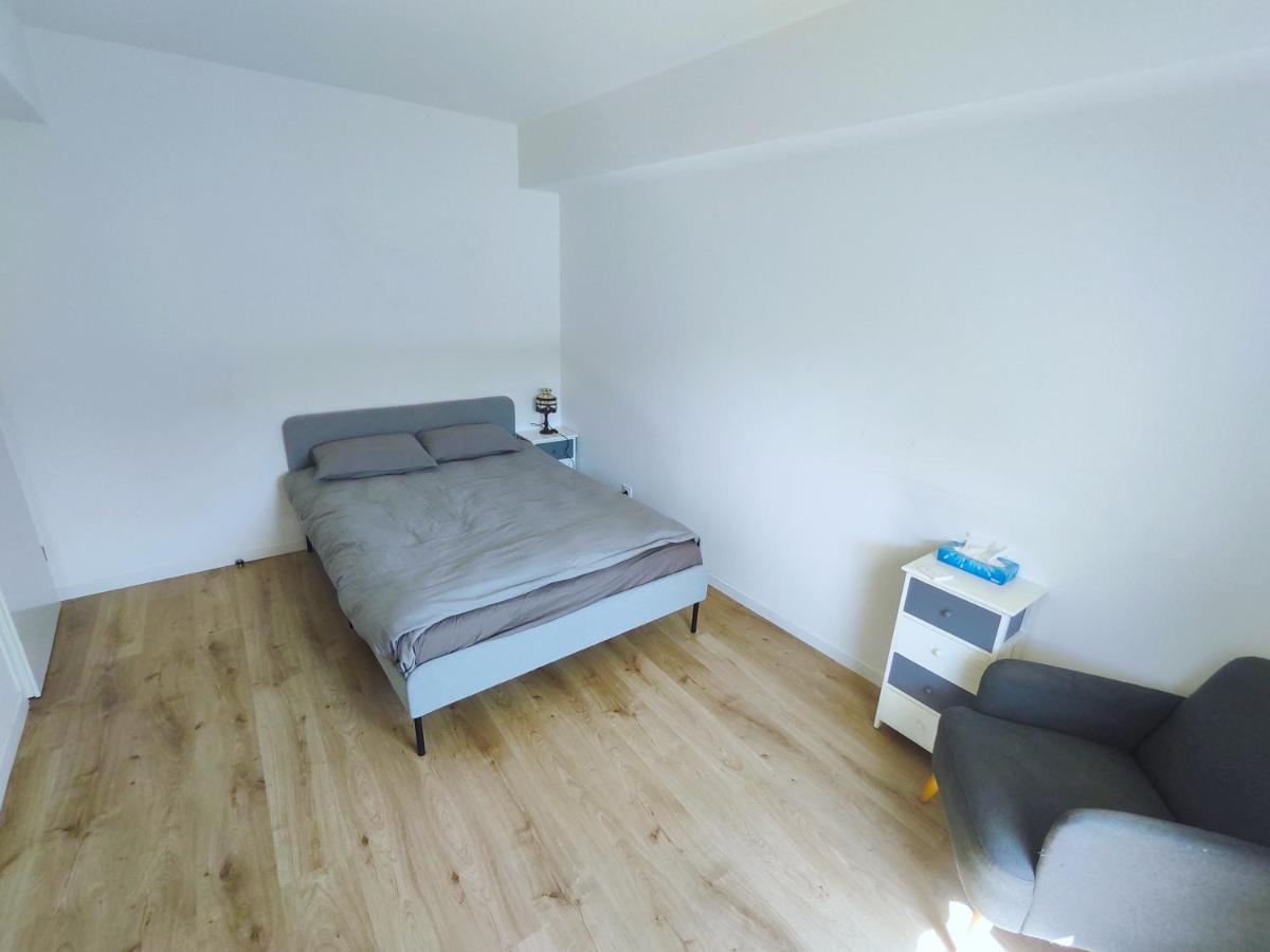 Cozy Sunshine Apartment With Balcony 4 Persons Max Ivry-sur-Seine Bagian luar foto